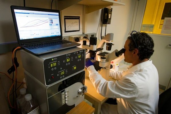Quelles sont les réglementations à connaître pour les entreprises dans le secteur de la santé ?